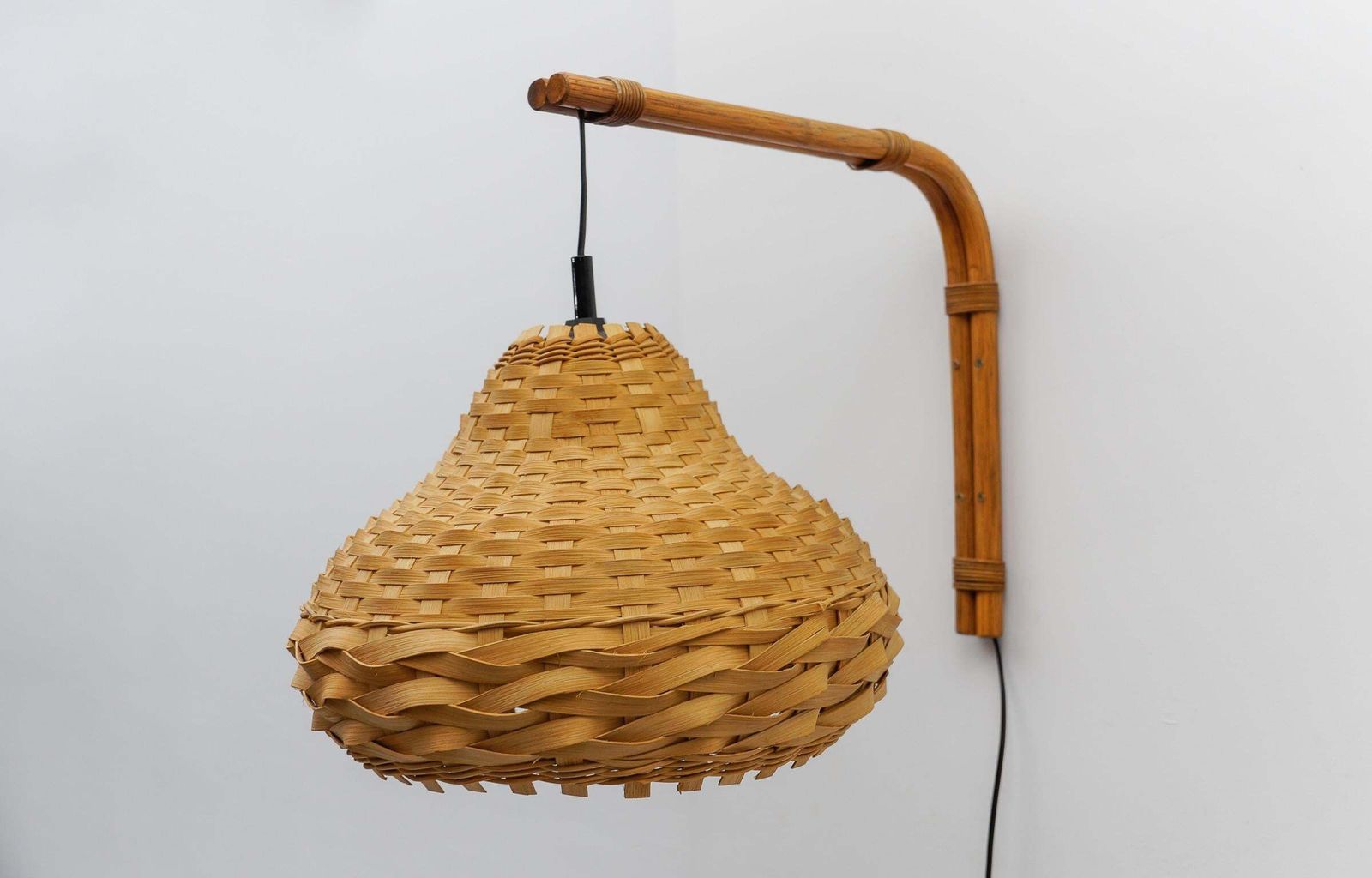 Mid Century Modern Wall Lamp Bamboo And Rattan Wickerwork, 1960s Italy photo 1078.0