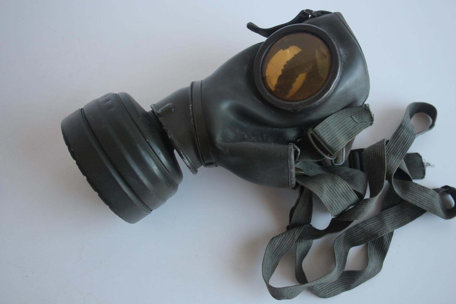 photo vintage World War II Original Gas Mask With Nameplate And Soldier's Rank, Circa 1940