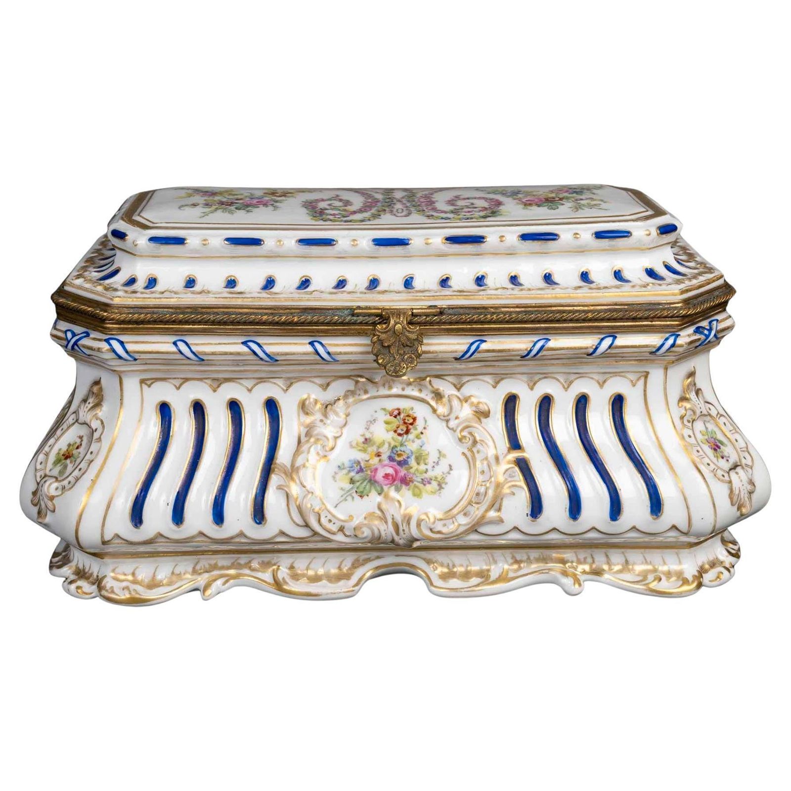 Sèvres Porcelain Casket, Napoleon III Period, 19th Century.