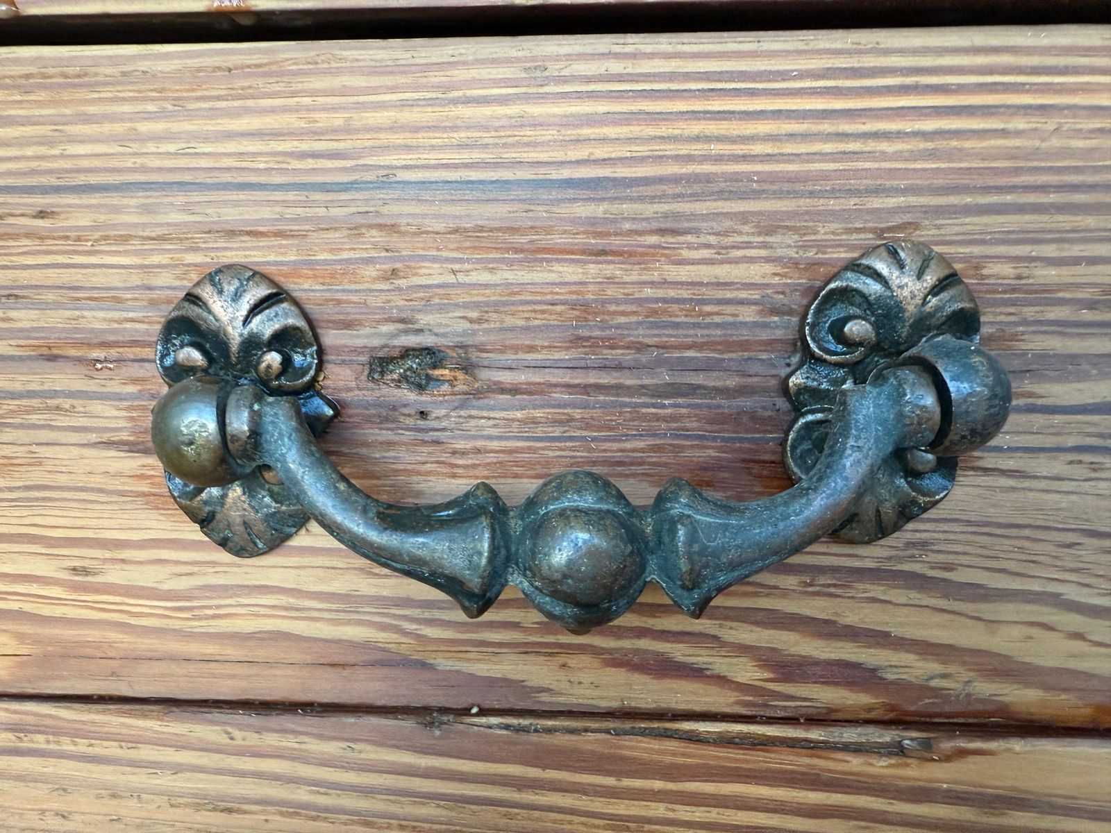 photo vinterior Grande crédence d'église baroque espagnole en noyer sculpté, style toscan, XXe siècle