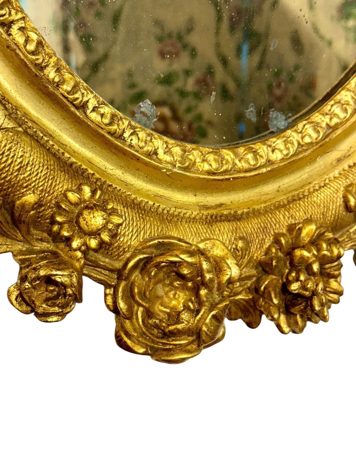 photo vintage Antique Louis XVI Giltwood Oval Mirror With Floral Carving