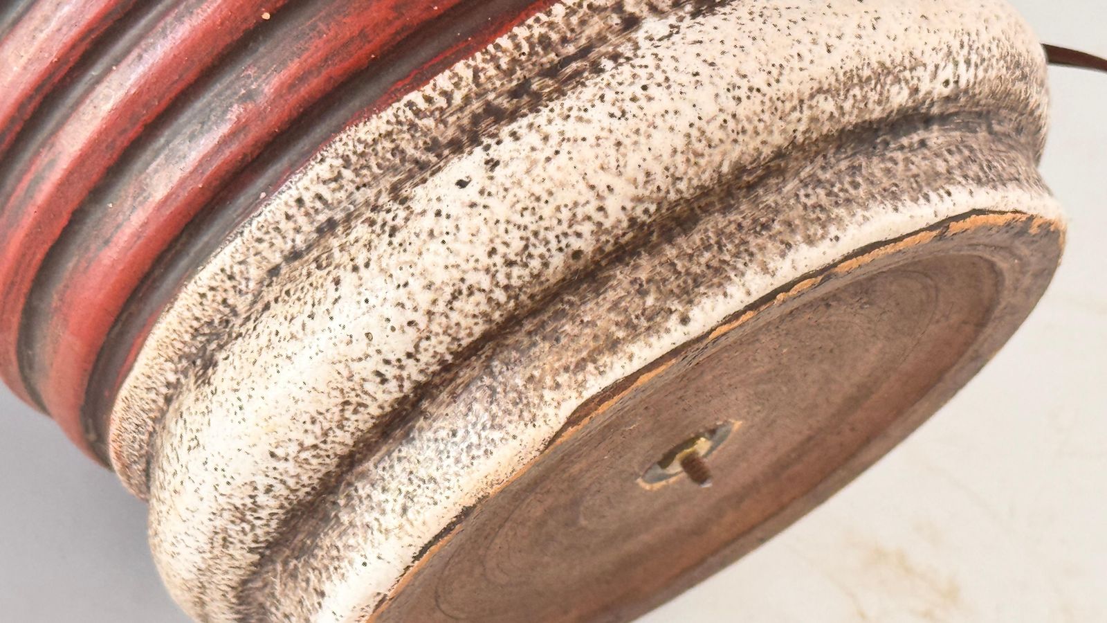 569.0 1930s French Art Deco Lamp In Crackled Ceramic And Brass  Geometric Red Motifs photo