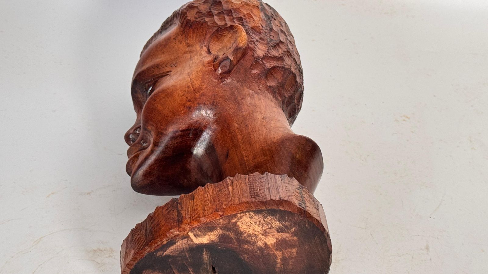 photo vintage Hand Carved African Head Sculpture In Patinated Wood – Mid Century Decoration