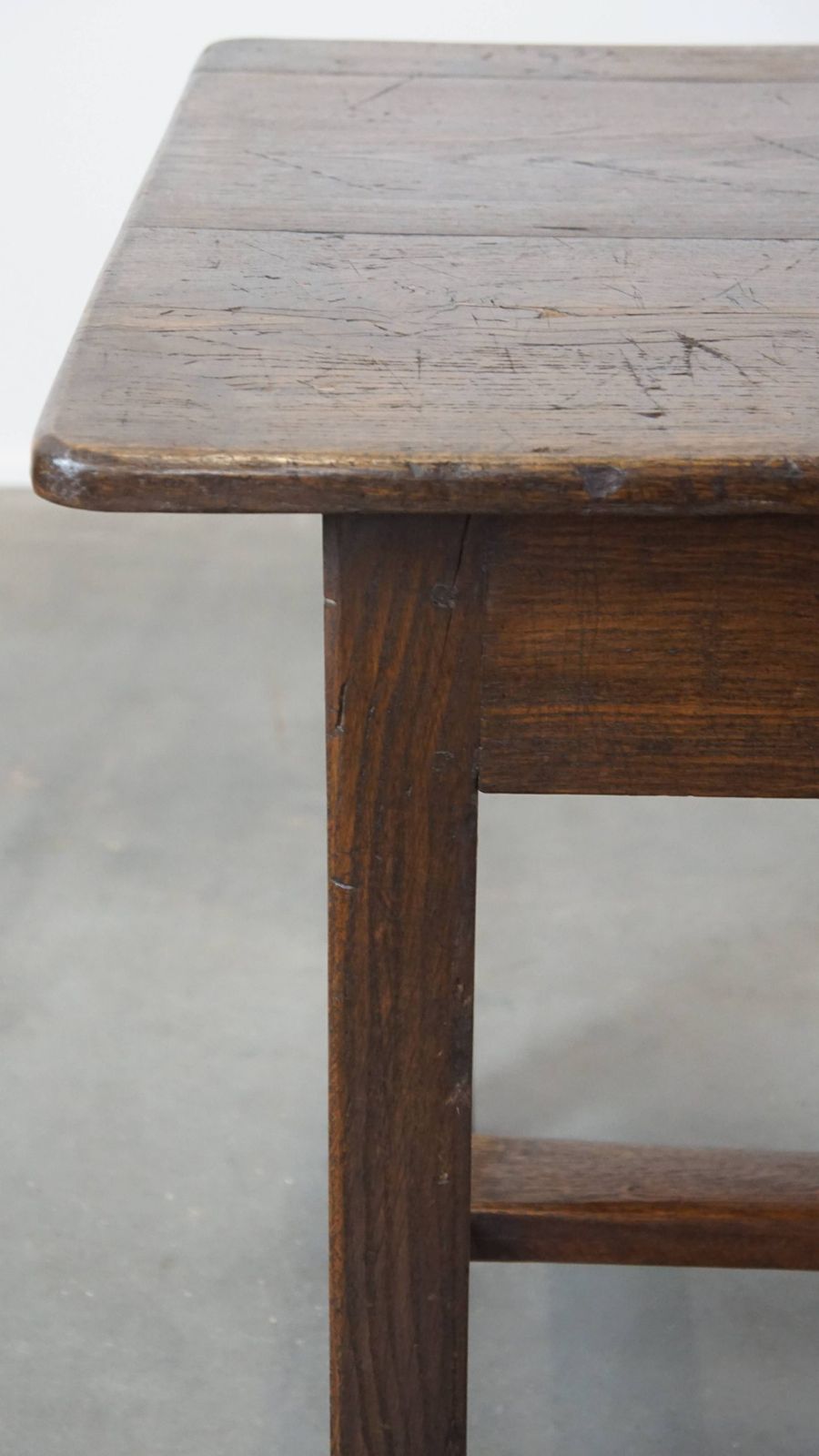 Meubels Stevige Antieke Franse Eettafel Uit Het Begin Van De 19e Eeuw, Van Eikenhout, Met 1 Lade photo