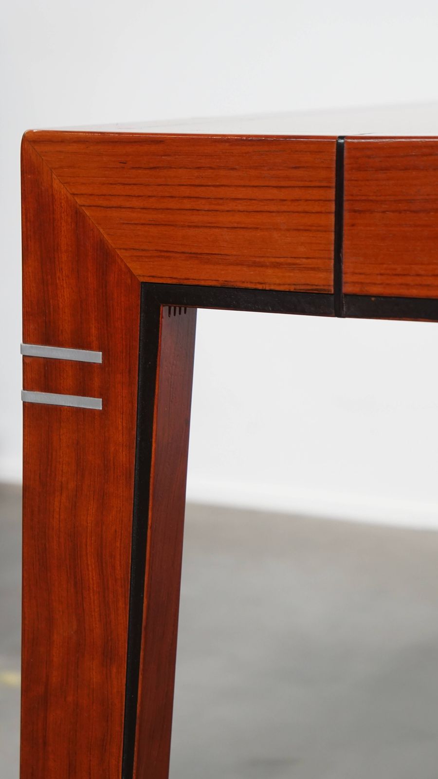 3054.0 Tijdloze Art Deco Eettafel photo