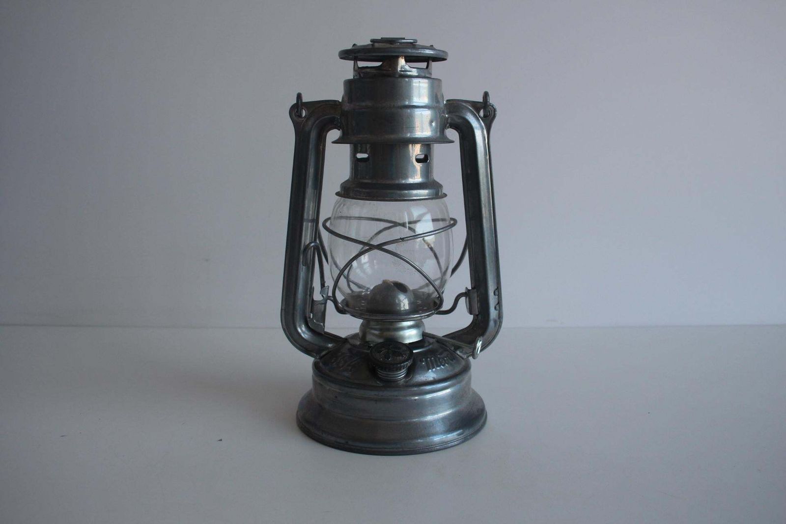 Vintage kerosinelamp, Meva, model 864, ca. 1960 photo furniture