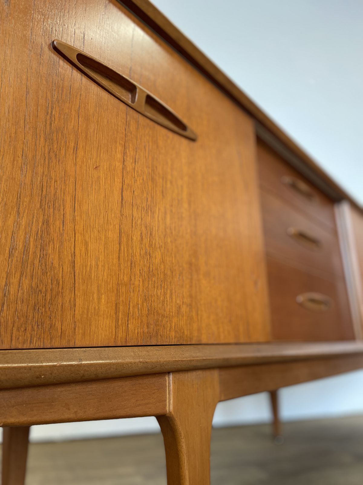 Mid Century Jentique Teak Sideboard – 1960s British Design photo vinterior