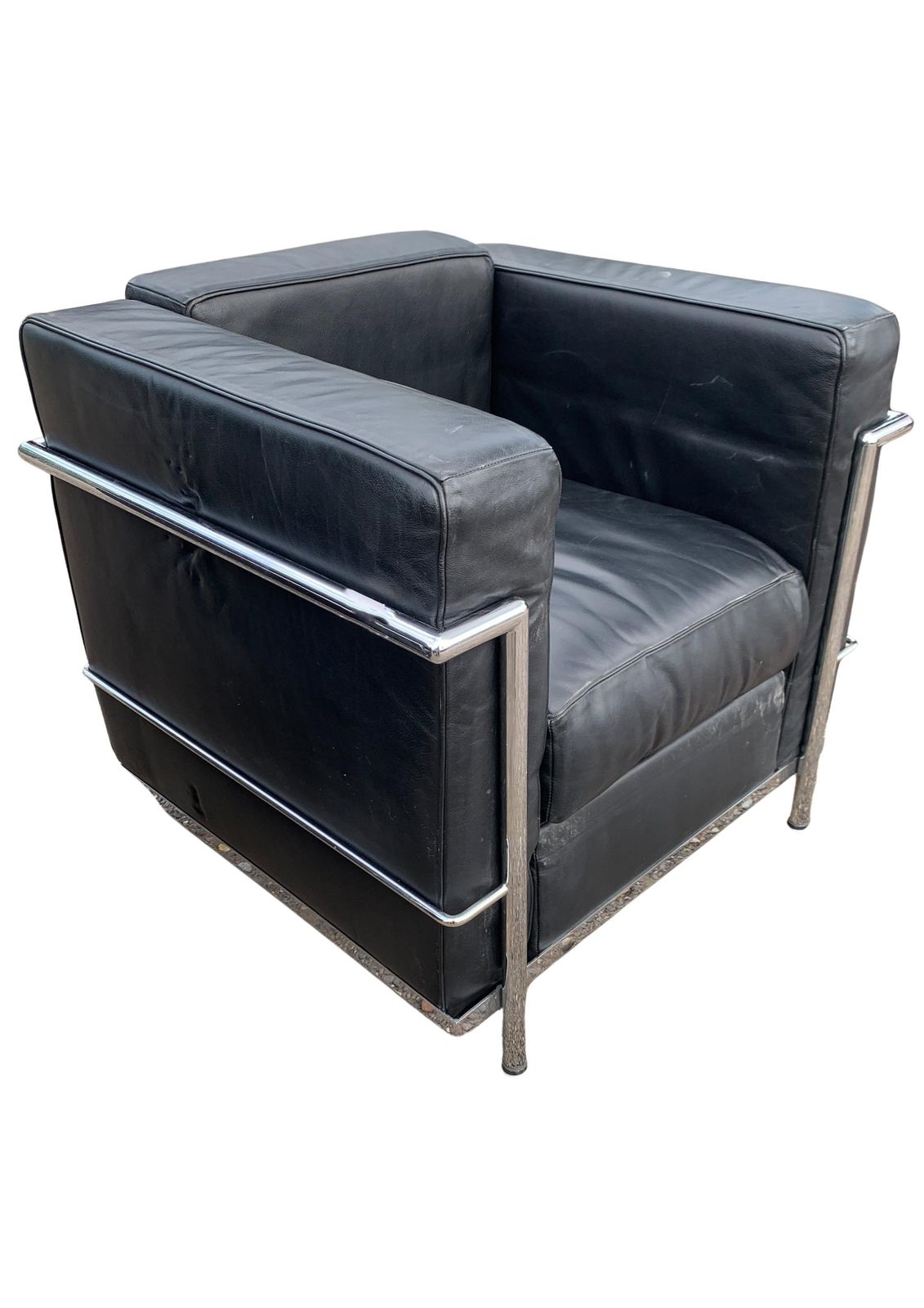 Le Corbusier Lc2 Black Leather Armchair With Tubular Chrome Shaped Frames No Branding Made In Italy