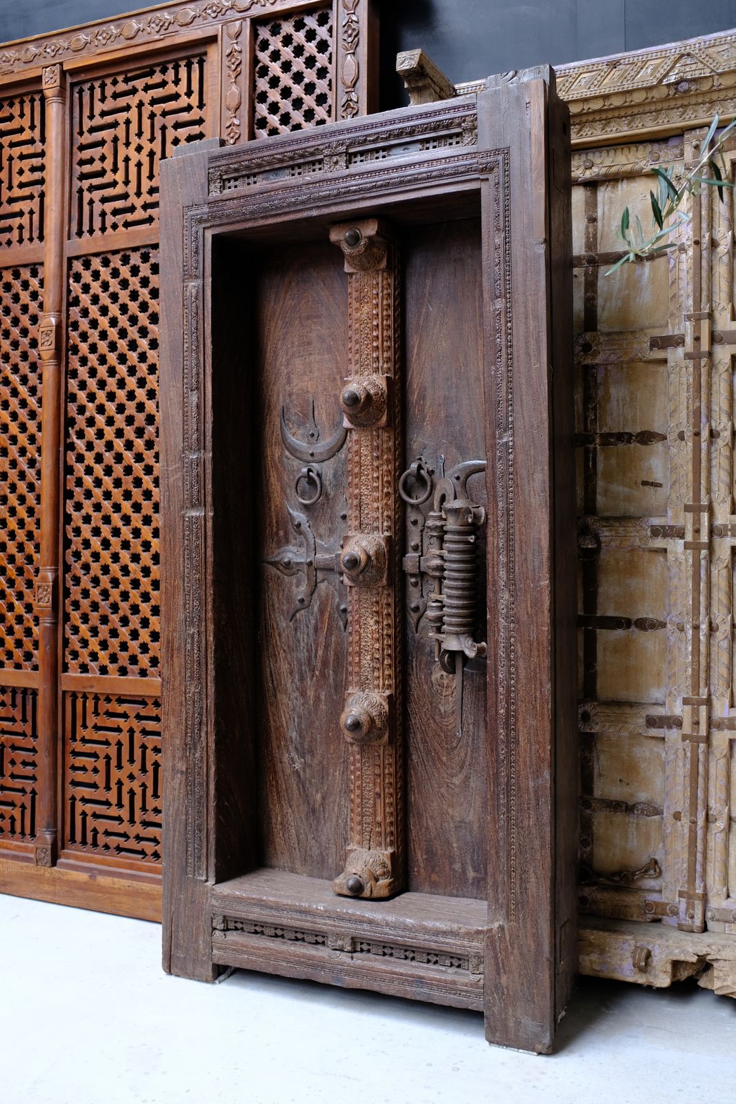 photo for sale Antique 17th Century South Indian Door With Manichitrathazhu Lock – Hand Carved Sheesham Wood Entryway With Frame & Original Iron Fittings