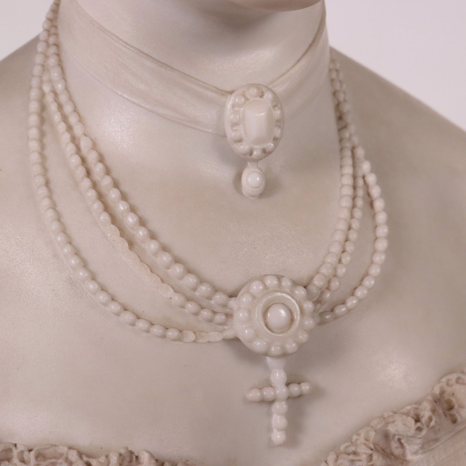 Bust Of A Woman White Carrara Marble Italy Second Half 19th Century photo 5980.0