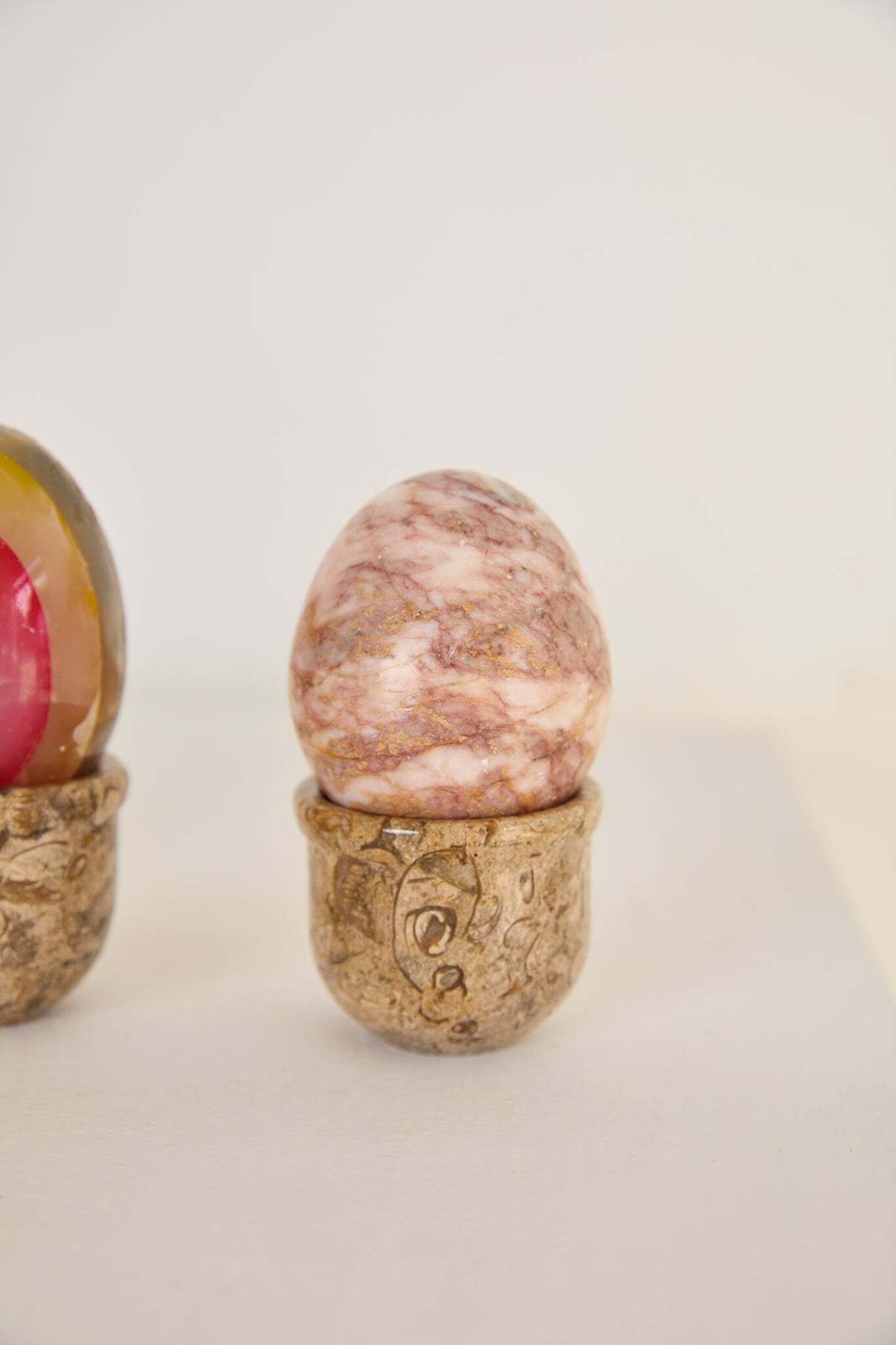 Set Of X4 Marble Eggs And Cups photo furniture