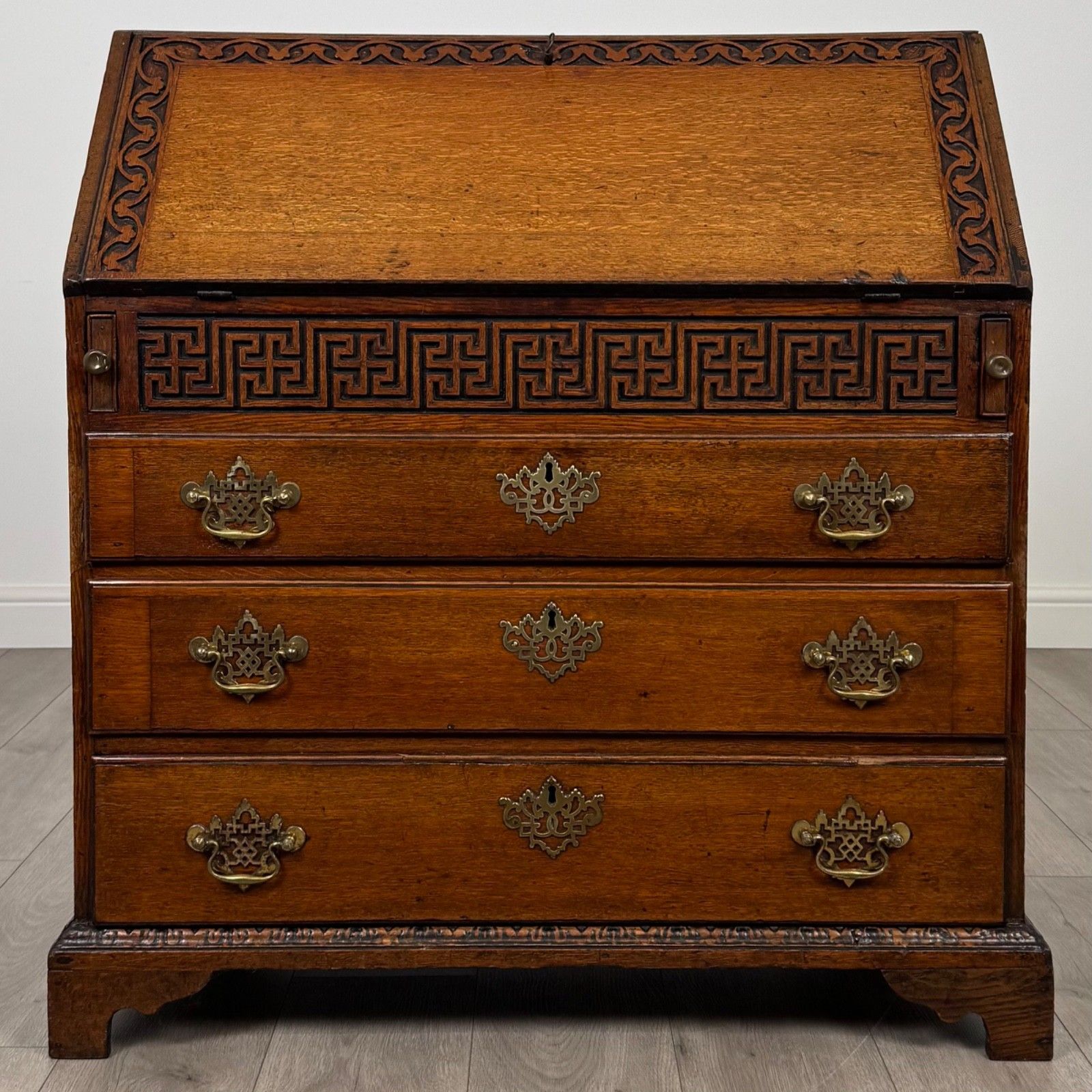 Antique 18th Century Good Quality Bureau In Golden Oak