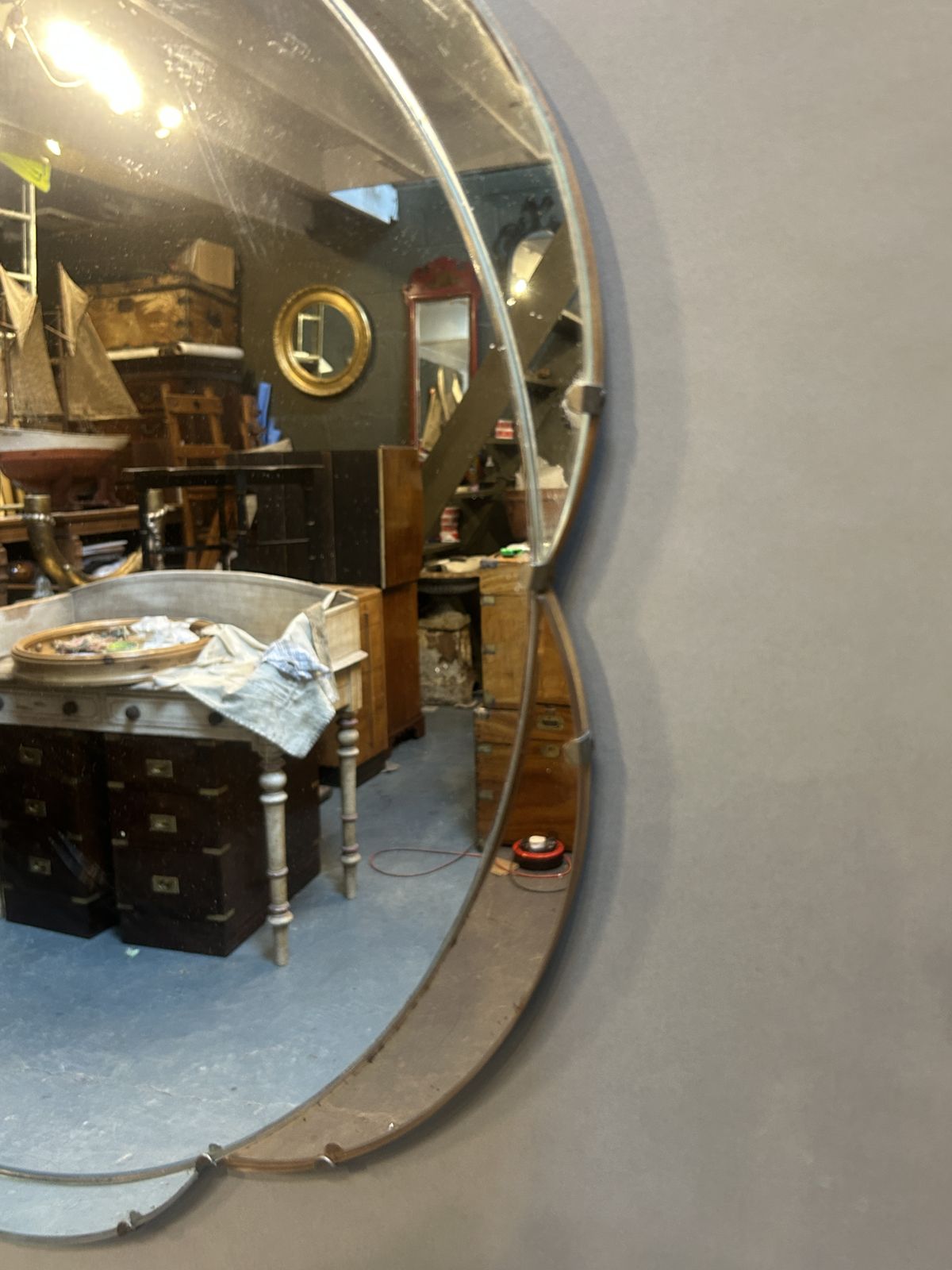 Art Deco Circular Wall Mirror photo 240.0