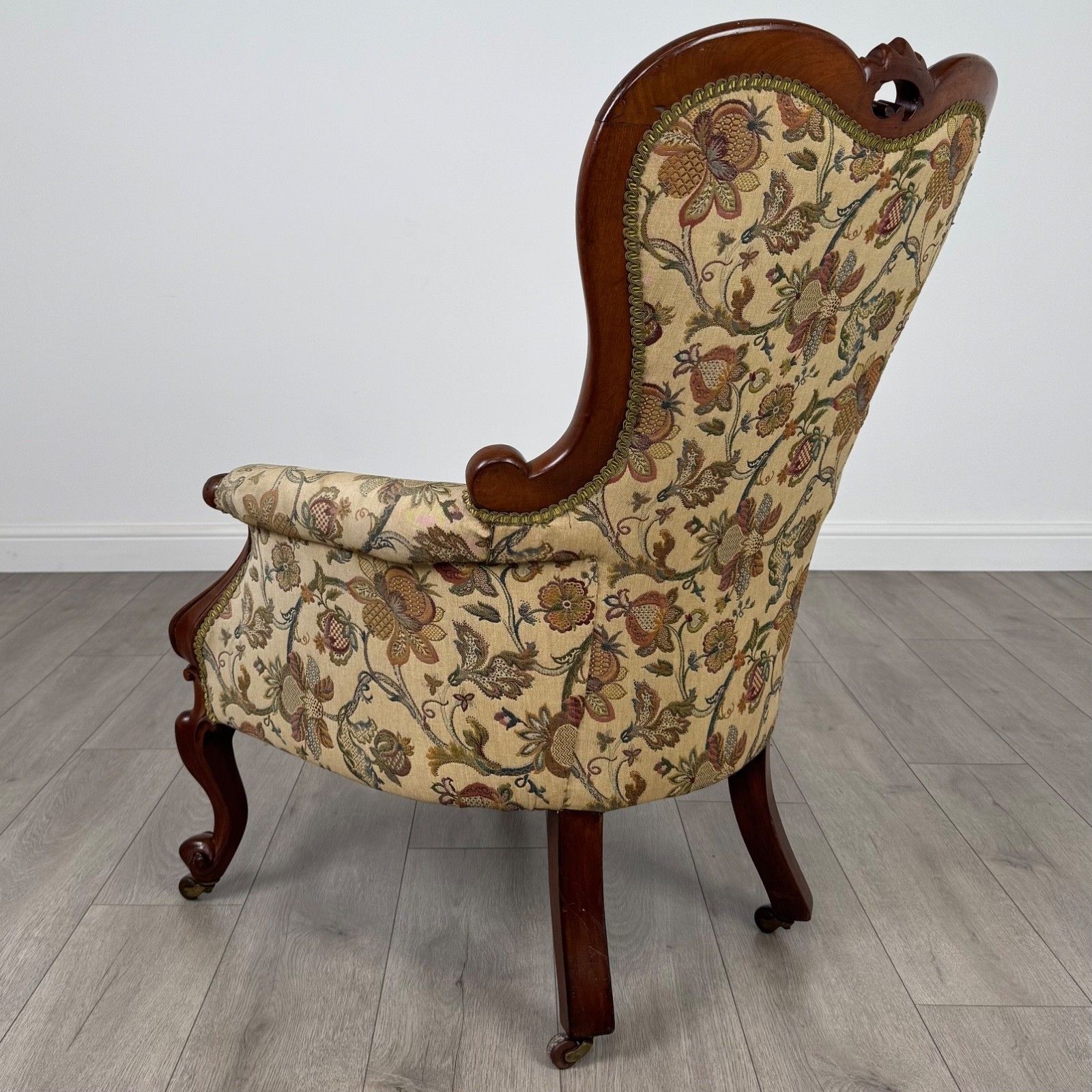 Antique 19th Century Fine Quality Armchair In Walnut photo for sale