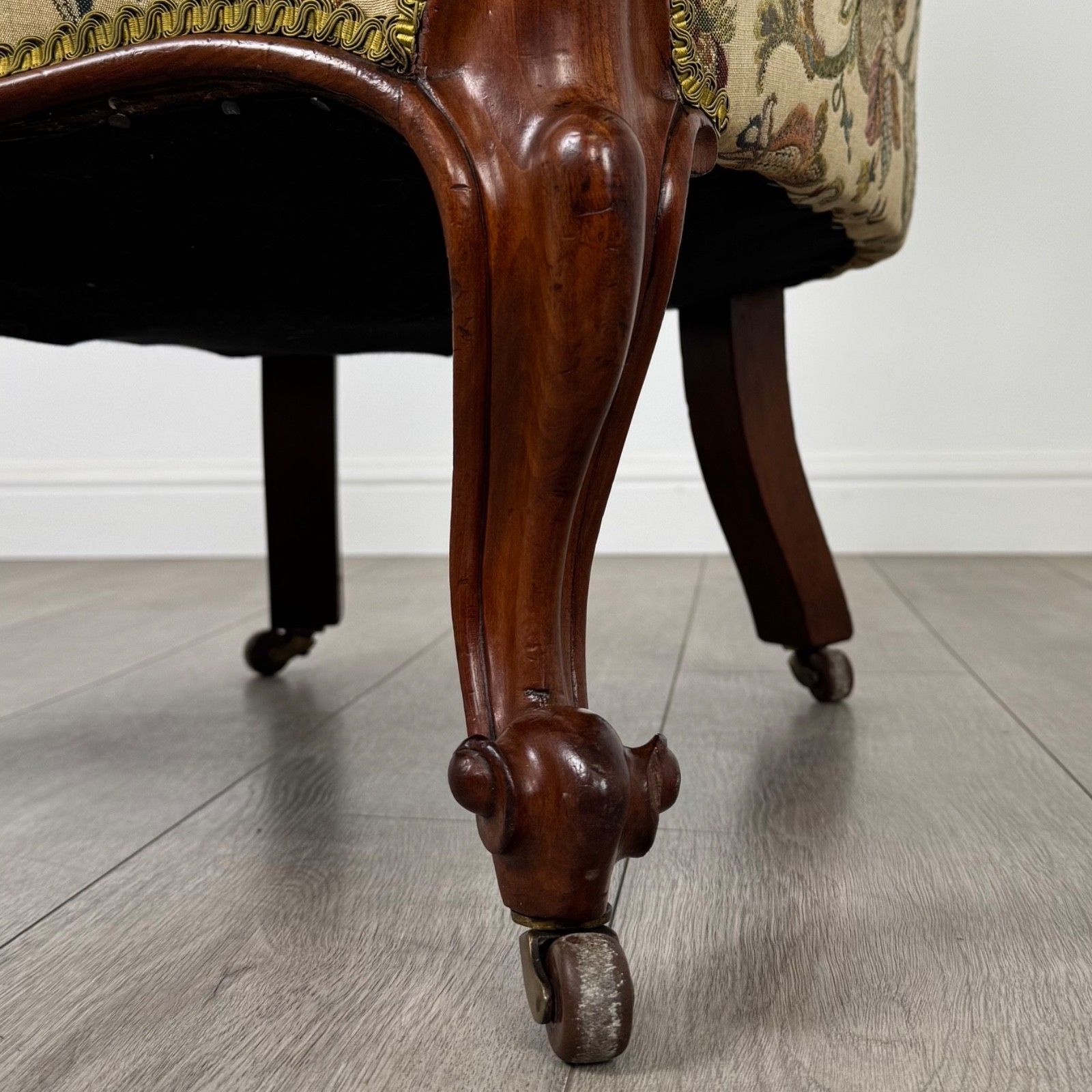 Furniture Antique 19th Century Fine Quality Armchair In Walnut photo