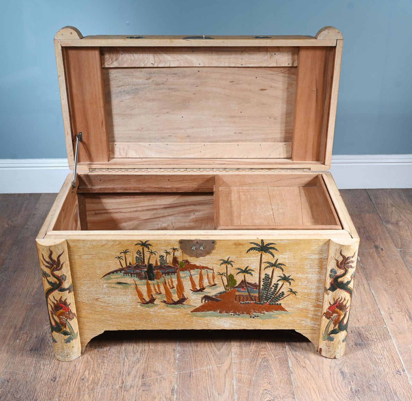 Antique Chinese Camphor Chest Luggage Box Painted 1910 photo vinterior