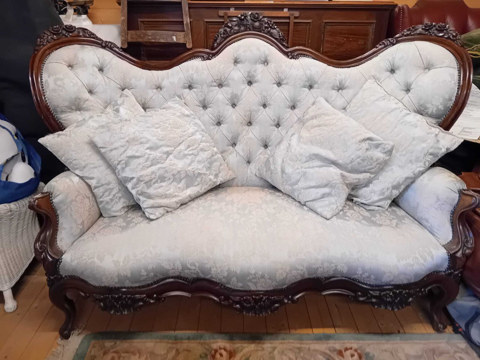 Mahogany Double Ended Chaise Victorian Couch, Reupholstered To Current Regulations. photo buy