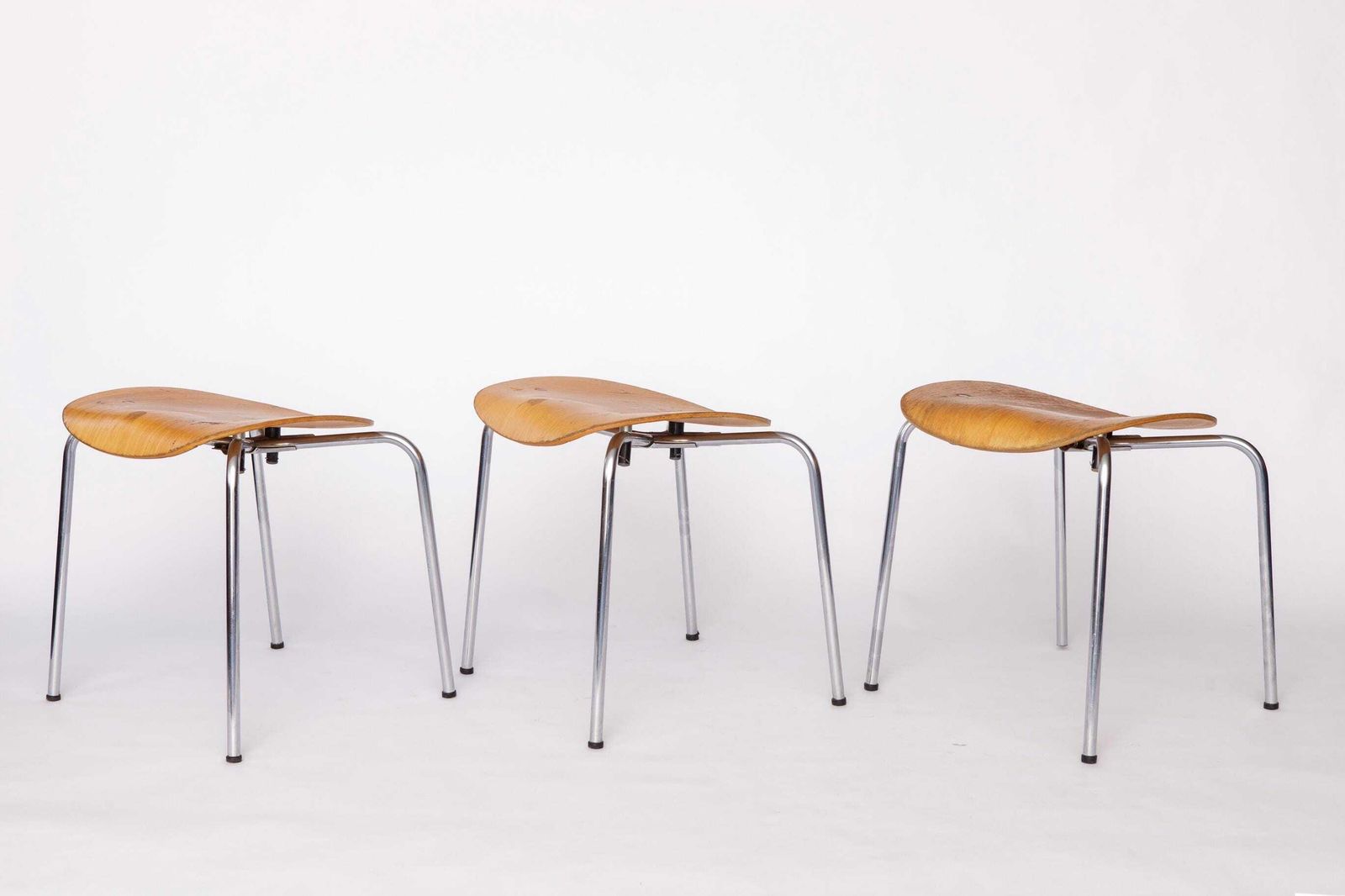 Set Of 6 Egon Eiermann Se68 Stools – 1950s Mid Century Modern, Beech Plywood With Polished Chrome Legs photo 1215.0