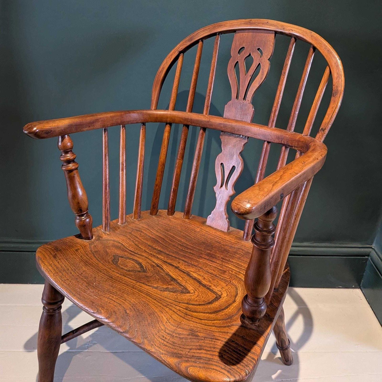 A Handsome Antique Georgian Yew Wood & Elm Windsor Chair Armchair C1820 photo 465.0
