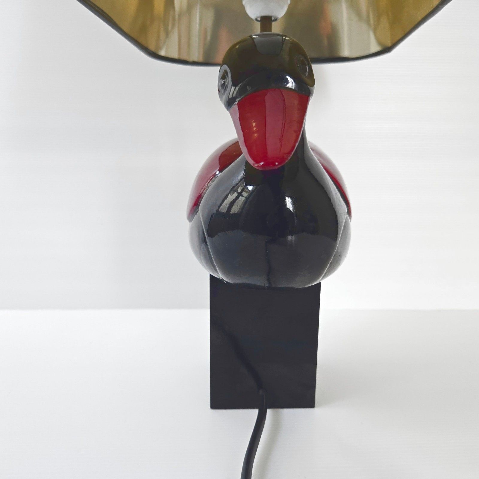 photo buy Vintage 1970 Italian Duck Wood Lacquer Black & Burgundy Table Lamp 70s