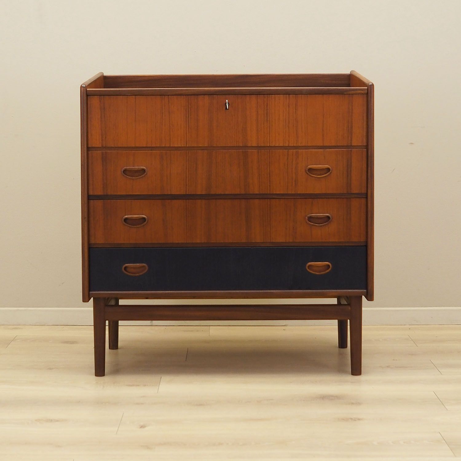 Teakhouten Kaptafel, Deens Design, Jaren 1970, Vervaardigd In Denemarken photo furniture
