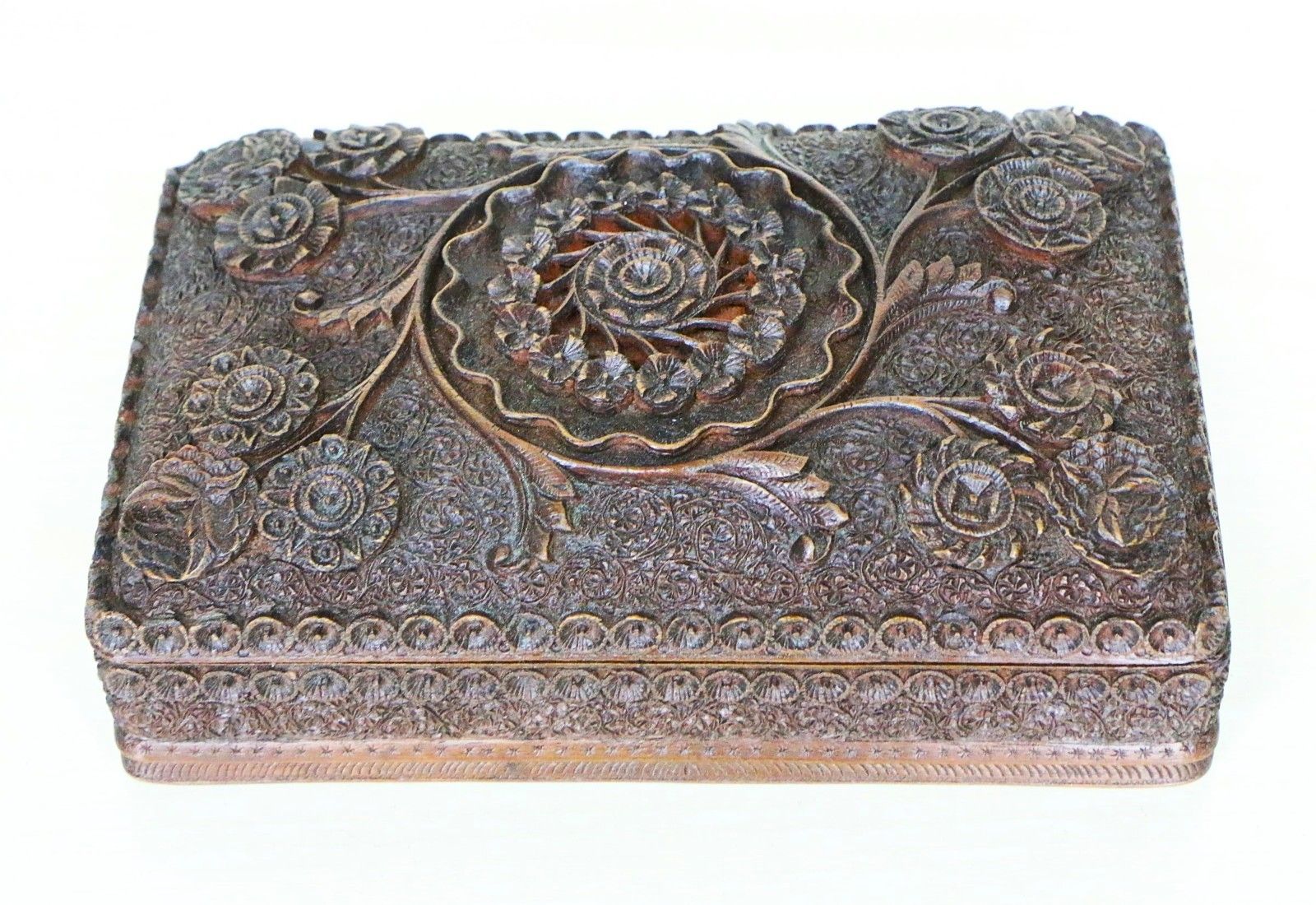 Antique And Outstanding Kashmiri Carved Wooden Box Early 20th C.