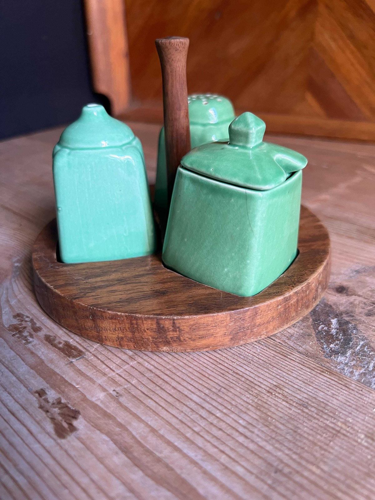 Vintage Cruet Set Green Glaze Salt Pepper Mustard Pot On Teak Holder. Blackfriars Ware Stamp. Art Deco Style Condiment Set. Vintage Kitchen. photo vintage