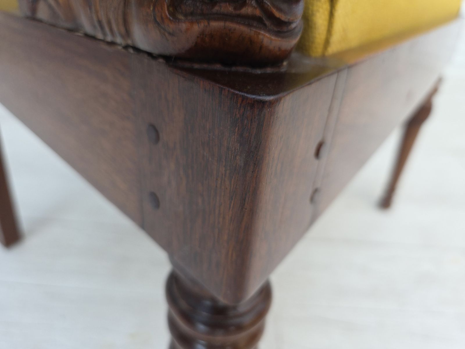 1790.0 Jaren 1920 1930, Gesneden Houten Fauteuil, In De Stijl Van Georges Jacob, Opnieuw Bekleed. photo