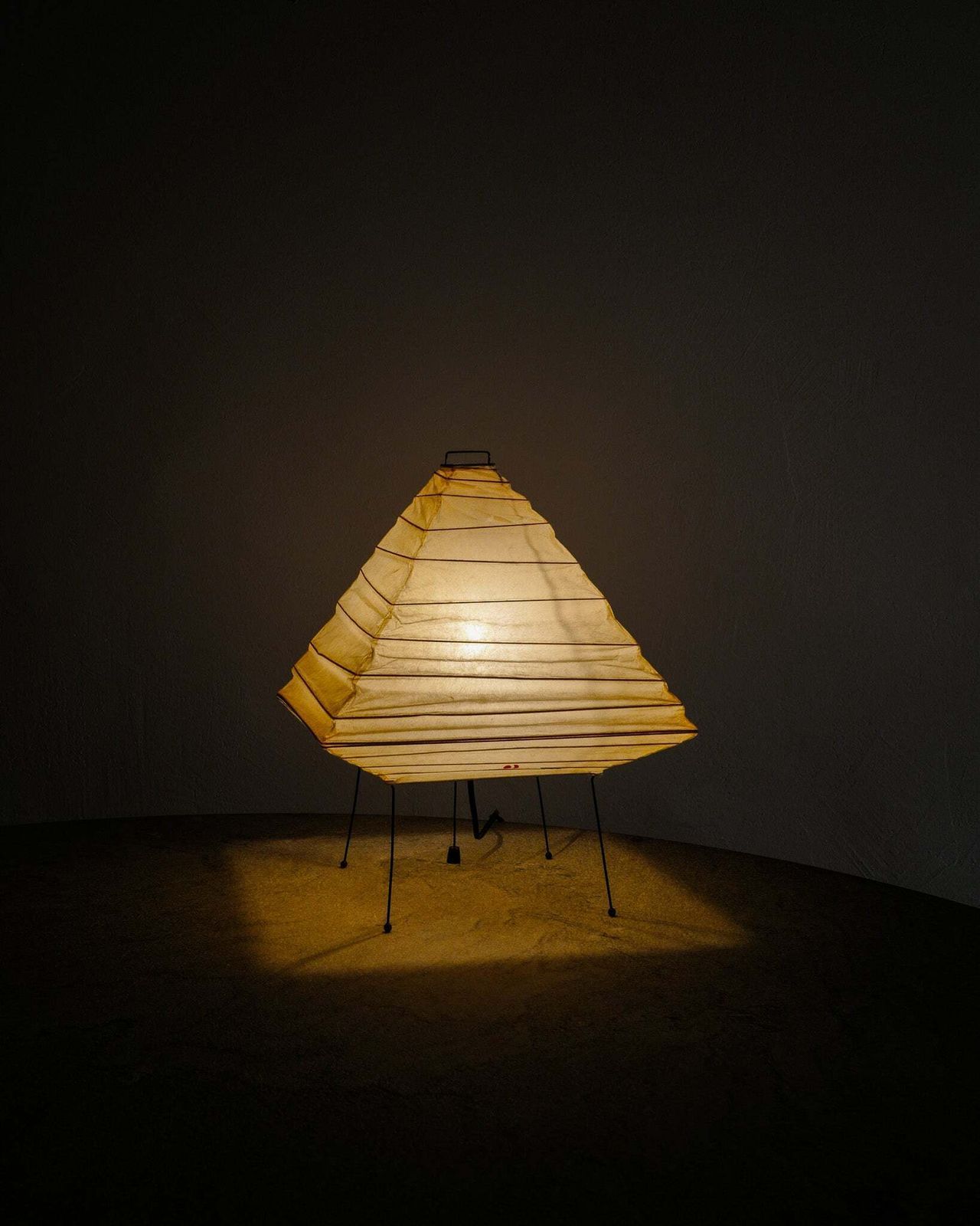 Vintage & Original Mid Century "5x" Table Lamp In Washi Paper By Isamu Noguchi For Ozeki & Co Japan, 1960s photo Lighting