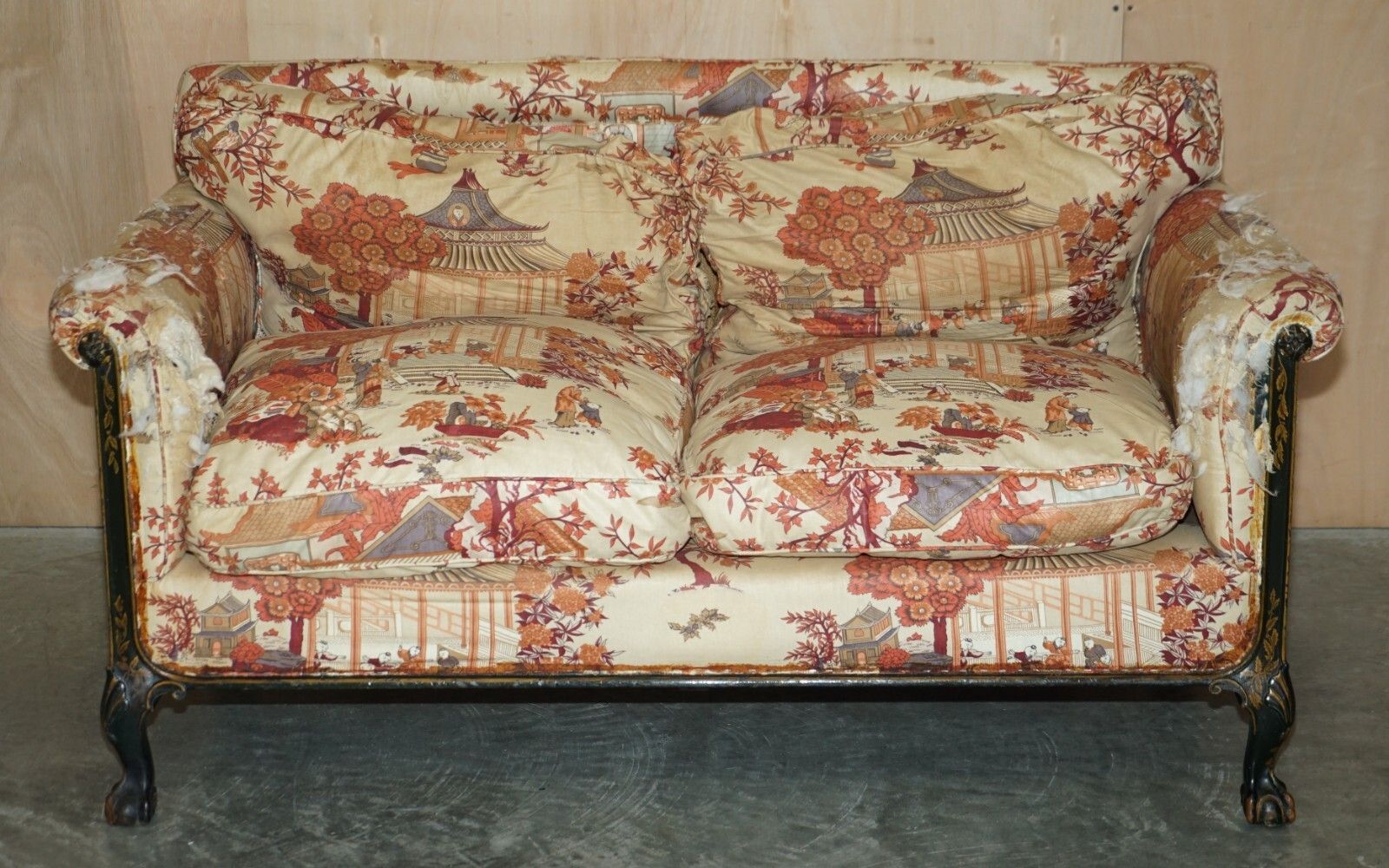 Antique Howard & Sons Aesthetic Movement Sofa Claw & Ball Feet Chinoiserie Fabic photo for sale