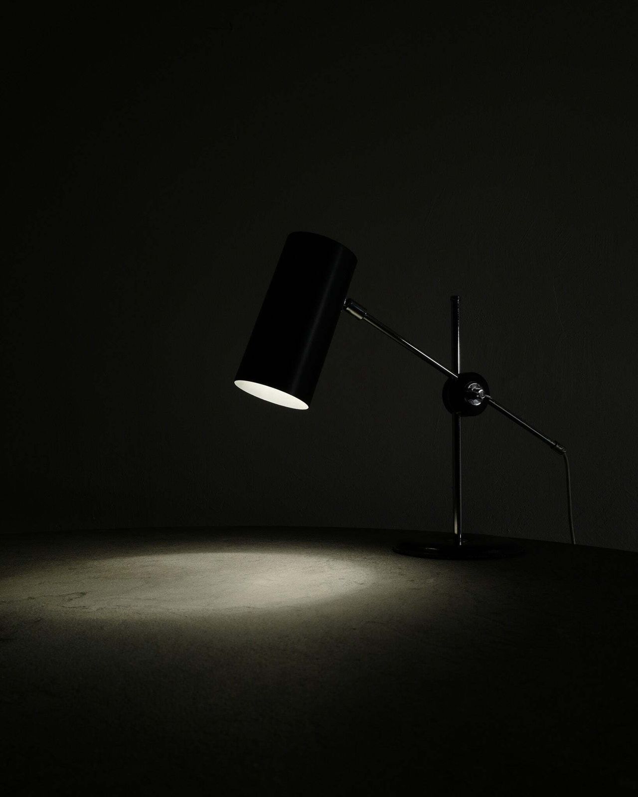 Swedish Mid Century "781b" Table Lamp In Chrome, Black Leather & Metal By Anders Pehrson For Ateljé Lyktan Sweden, 1960s photo 2000.0