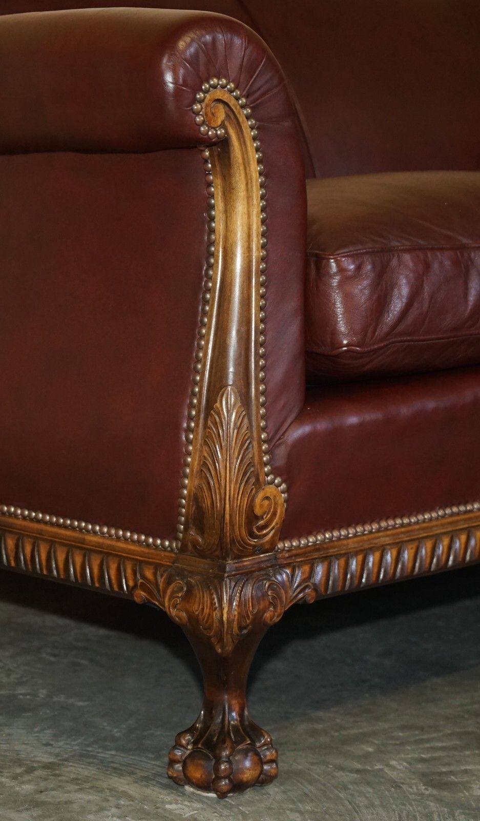 Important Antique Victorian Claw & Ball Feet Brown Leather Walnut Club Sofa photo vinterior