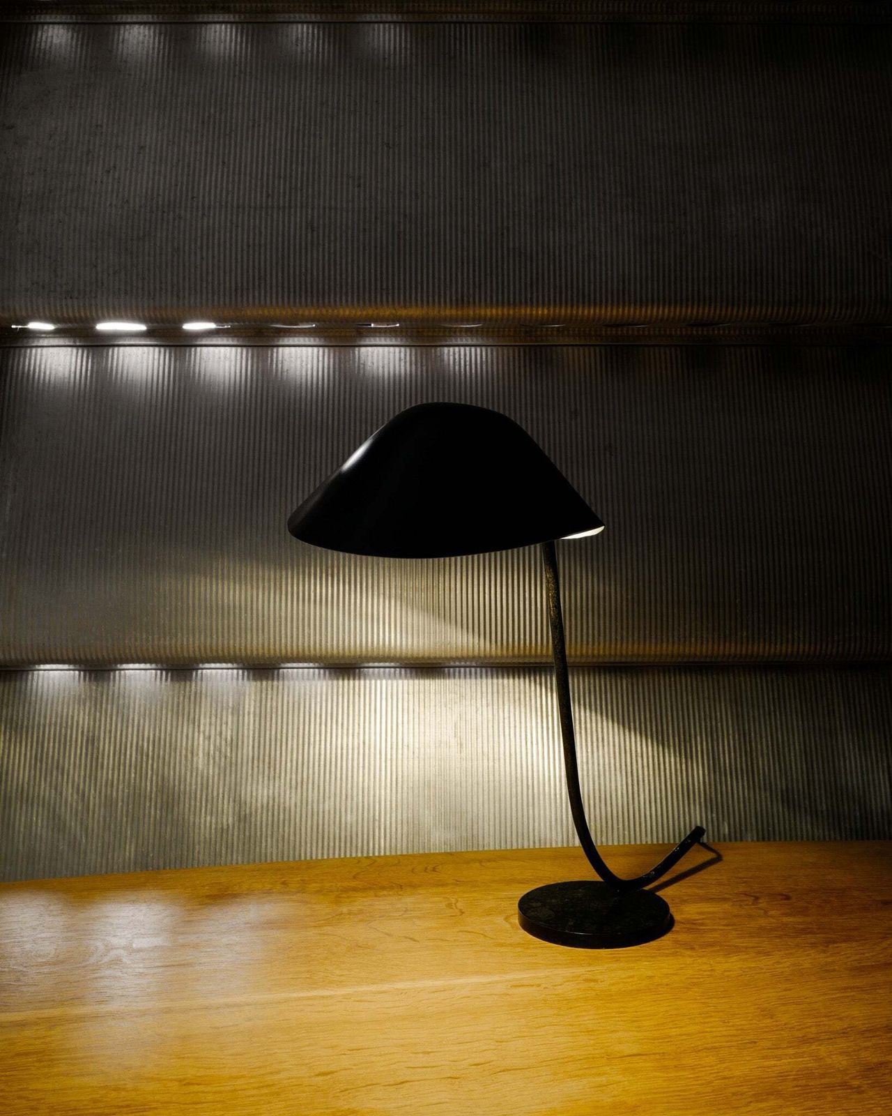 Serge Mouille "Antony" Table Lamp, 1950s photo vinterior