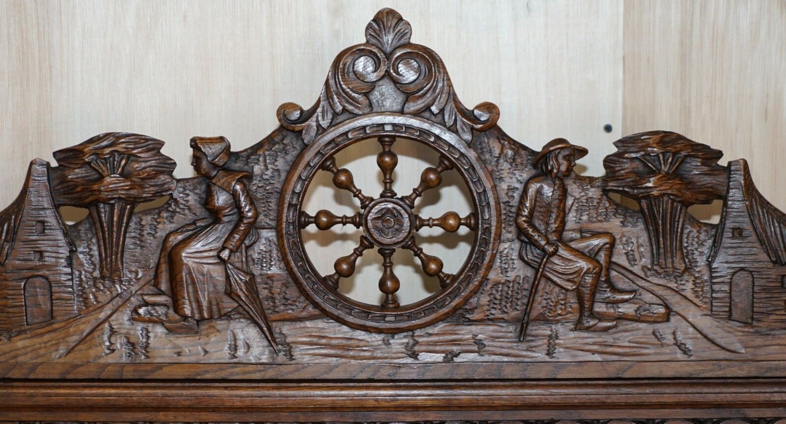 photo furniture Antique Hand Carved Continental Oak Frame Bedstead Very Nicely Sculpted Part Set