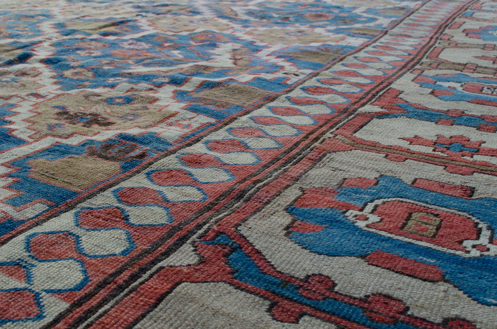 Antique Bakhshyayesh Carpet 490x347cm photo Textiles