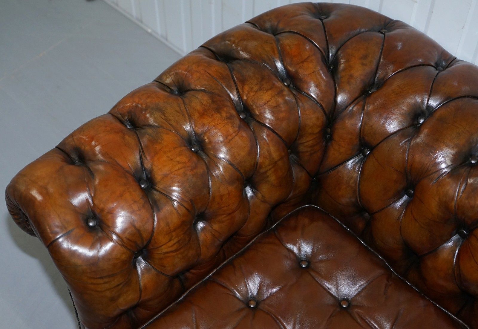 Fully Sprung Thomas Chippendale Restored Aged Brown Leather Chesterfield Sofa photo buy