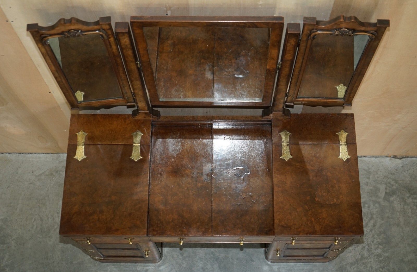 Important Burr & Burl Gothic Antique Dressing Table With Polished Brass Fittings photo vintage