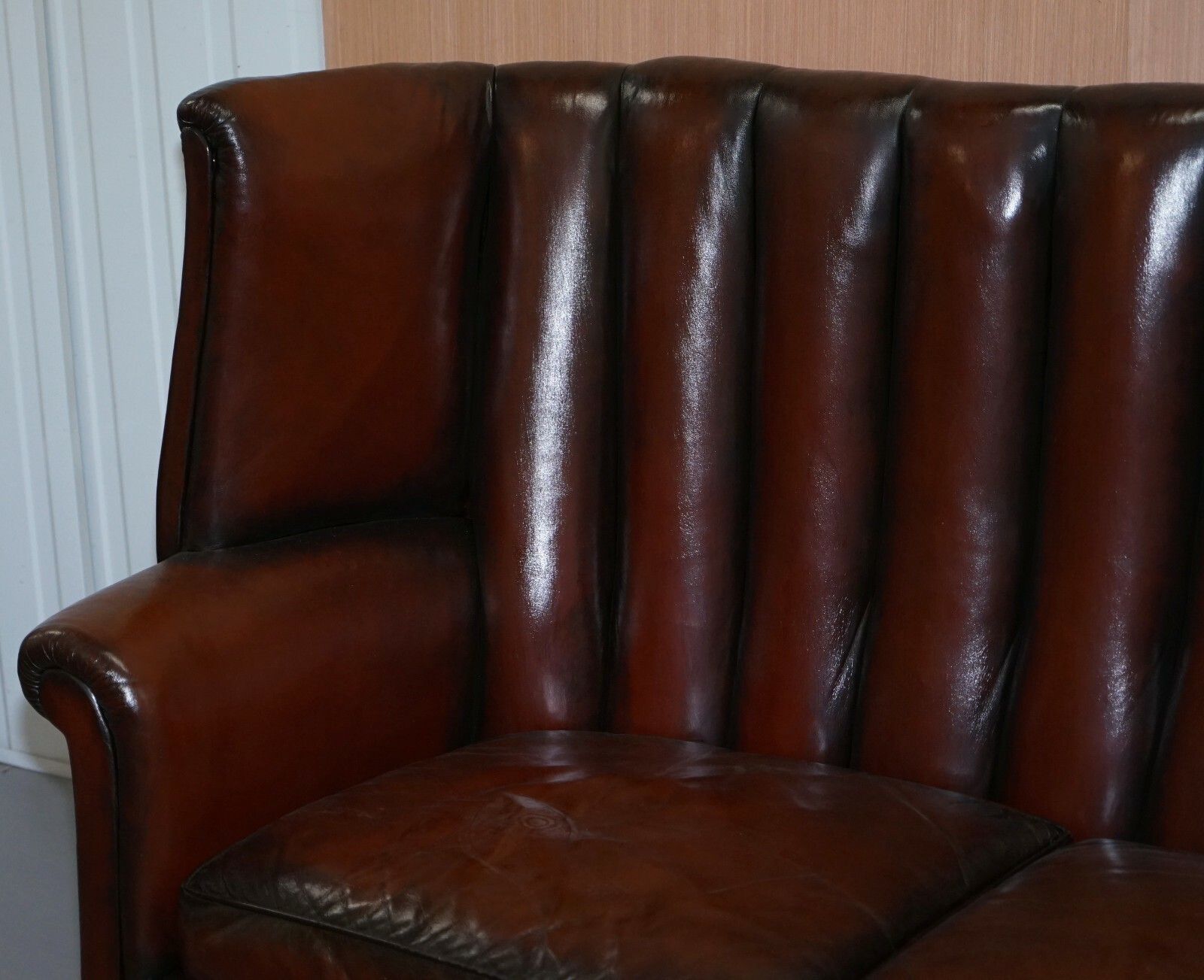 Rare Circa 1860 Huge Victorian Brown Leather Barrel Back Suite Sofa Armchair photo vinterior