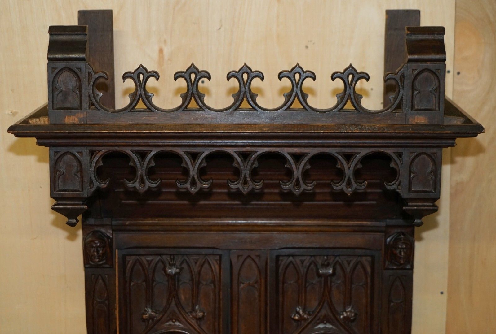 Fine Antique Circa 1860 Jacobean Gothic Revival Hand Carved Porters Hall Chair photo 5850.0