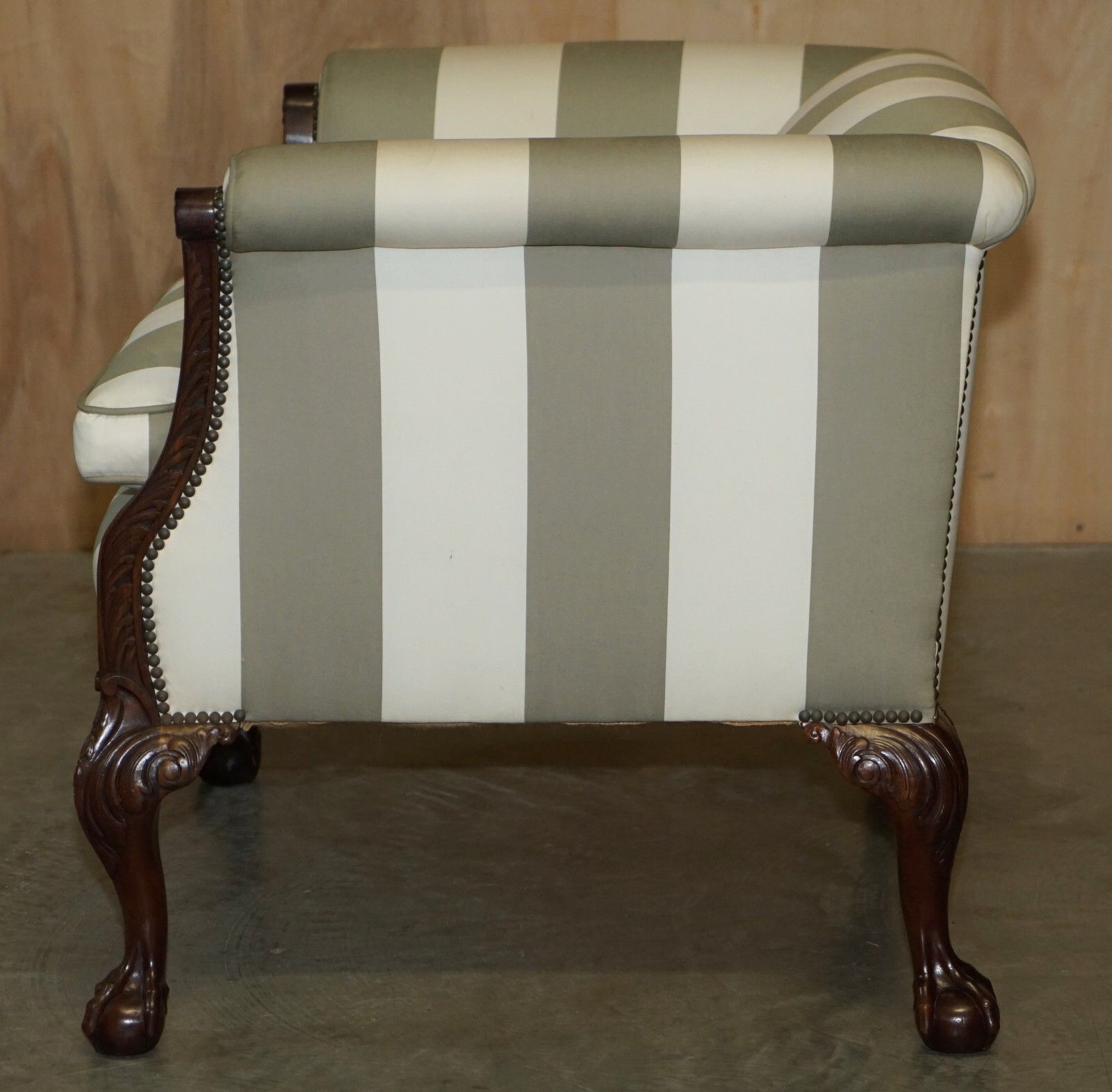 photo vintage Antique Victorian Pair Of Claw & Ball Feet Hand Carved Walnut Club Armchairs
