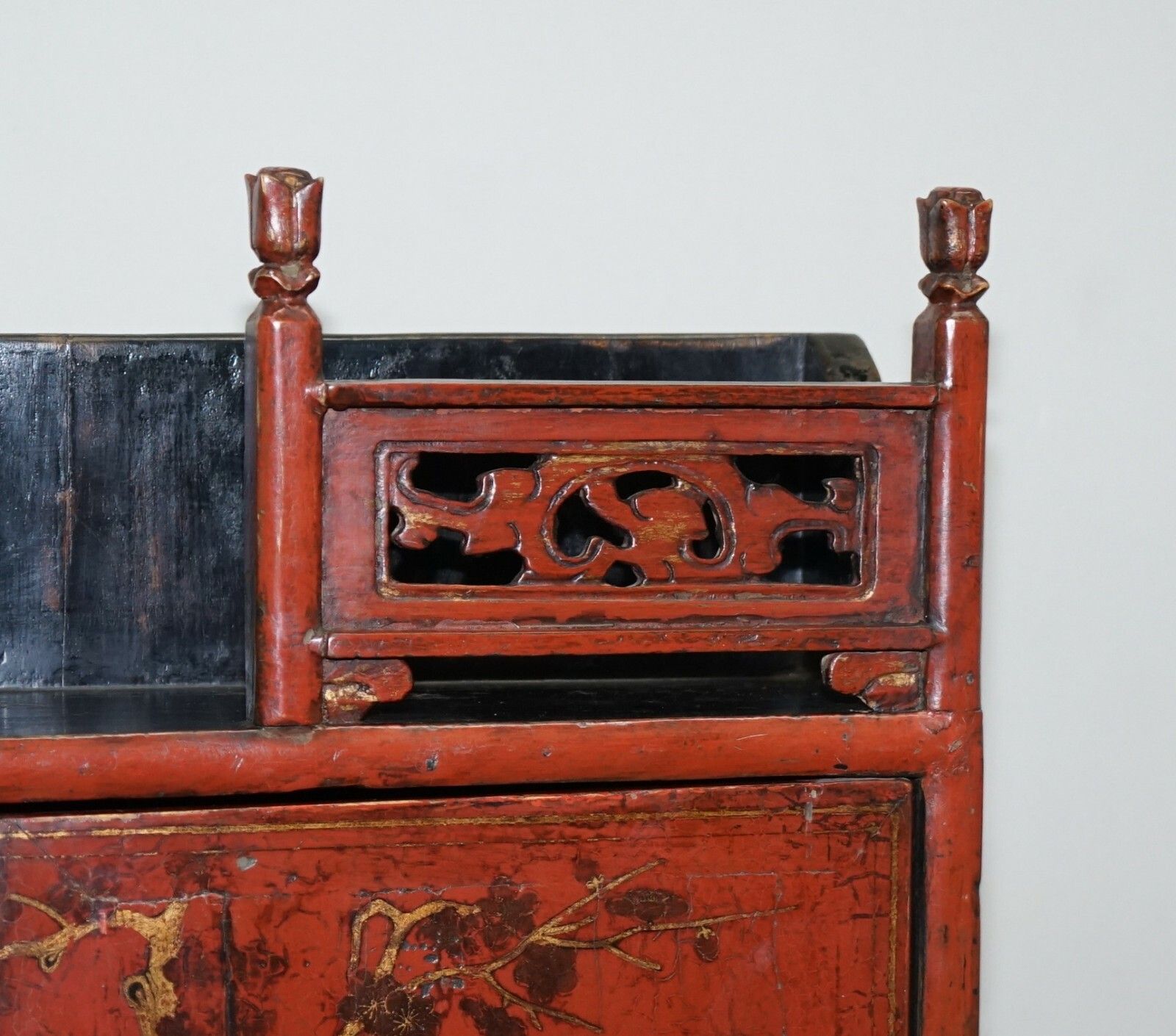 Exquisite Shanxi Province 18th Century Chinese Red Lacquer Cabinet Ornate Carved photo 4850.0