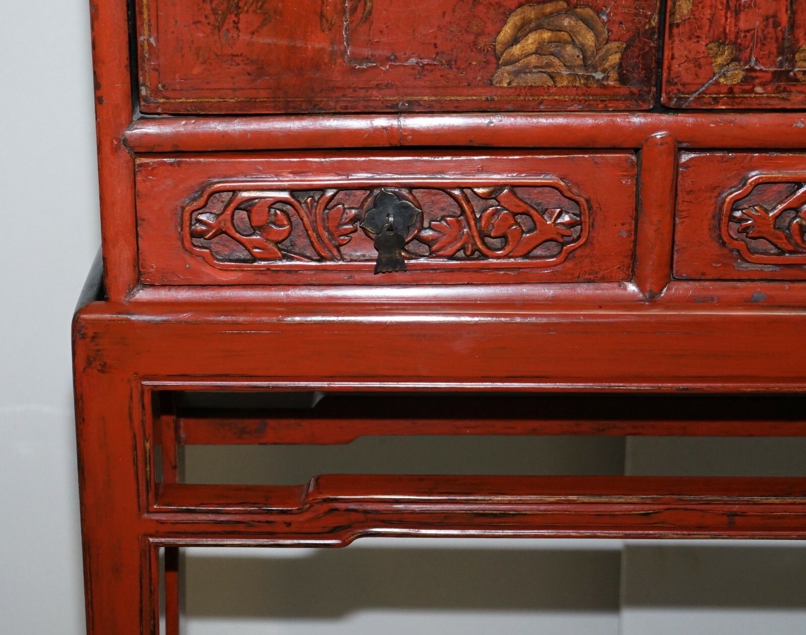 photo furniture Exquisite Shanxi Province 18th Century Chinese Red Lacquer Cabinet Ornate Carved
