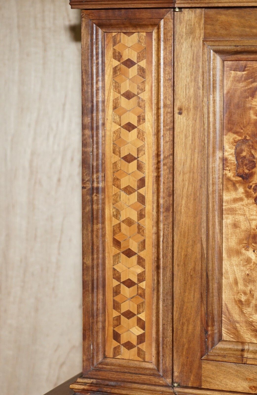 Italian Burr Pippy Oak Panelled Large Geometric Marquetry Housekeepers Cupboard photo vinterior