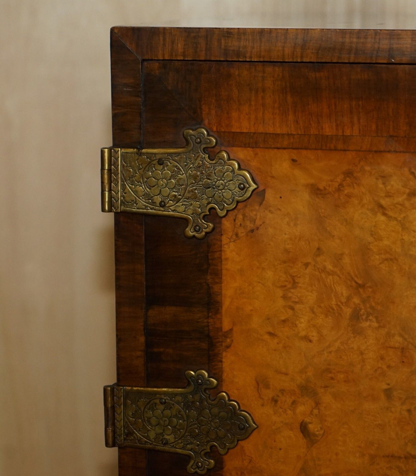 Antique Burr Walnut Lion Hairy Paw Feet Drinks Cabinet William & Mary Style photo Furniture