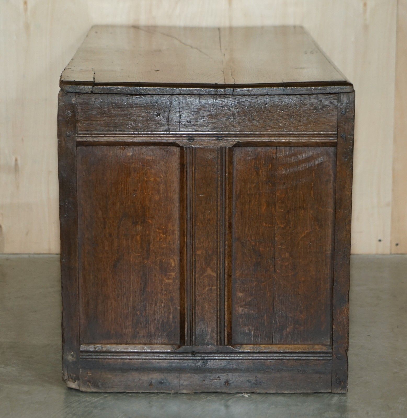 1642 Dated Charles I / Jacobean Hand Carved English Oak Coffer Linen Chest Trunk photo vintage