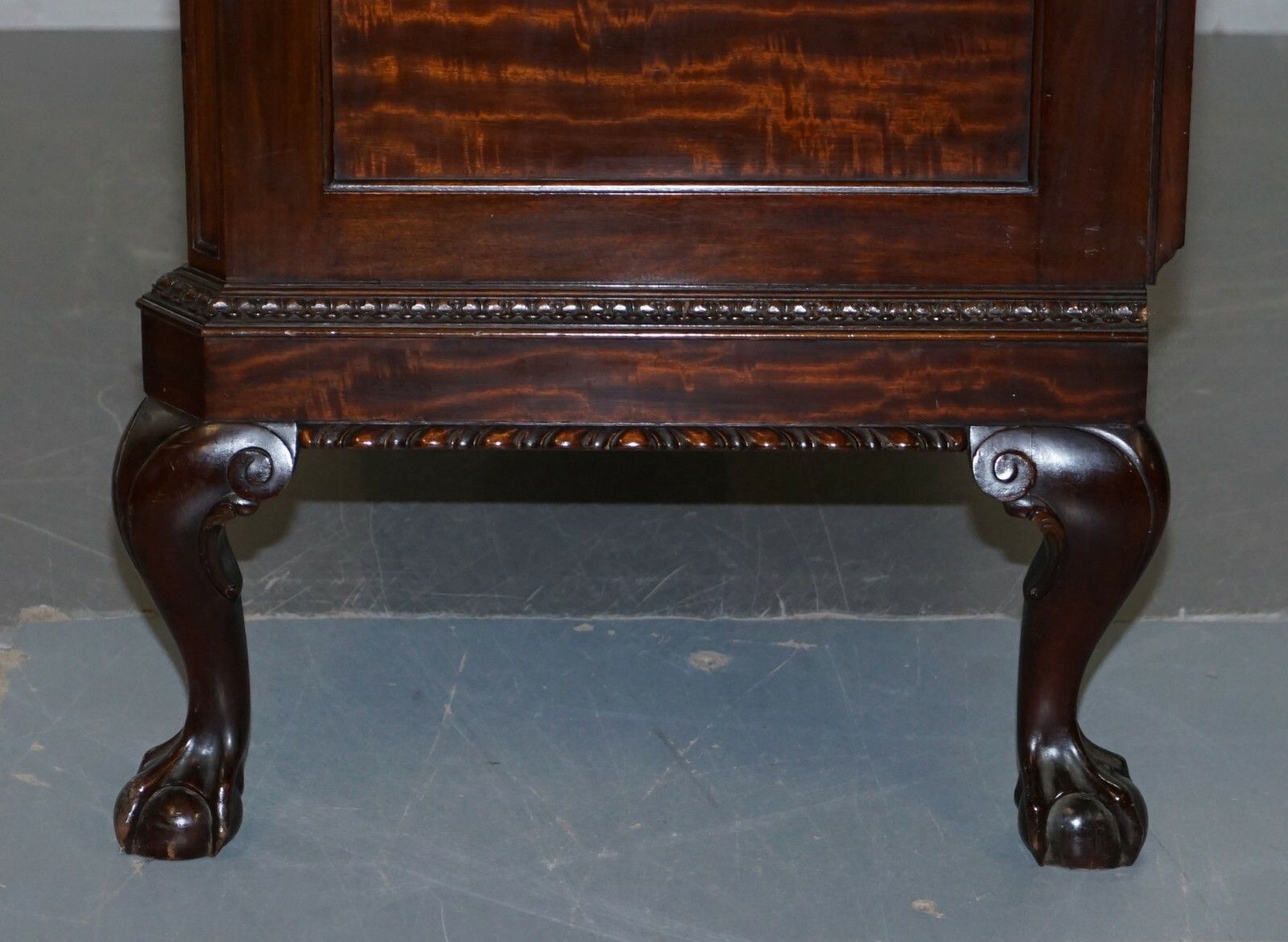 Furniture Victorian Thomas Chippendale Claw & Ball Feet Sideboard Flamed Curl Mahogany photo