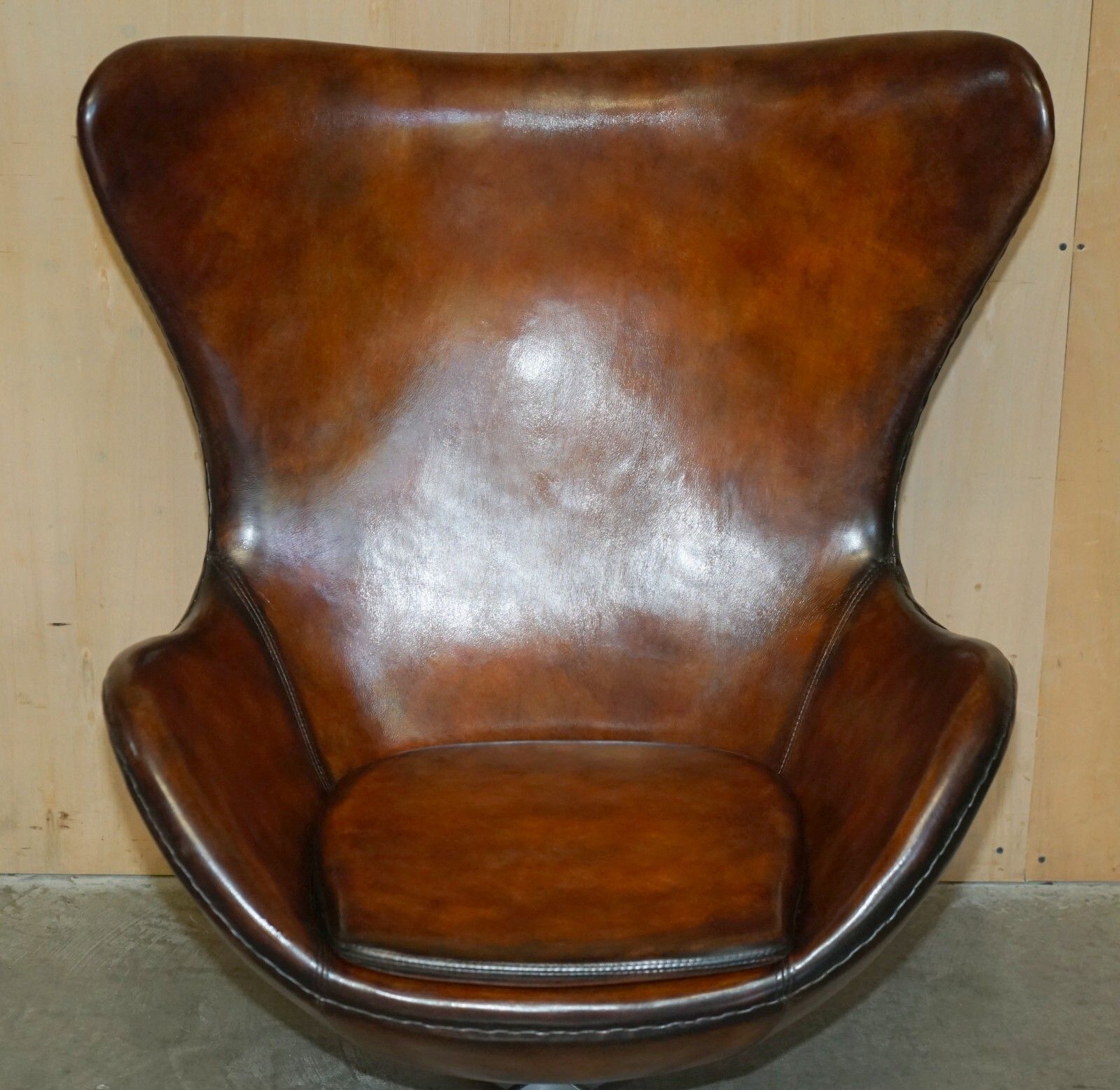 Vintage Fully Restored Fritz Hansen Style Egg Chair Whisky Brown Leather photo for sale