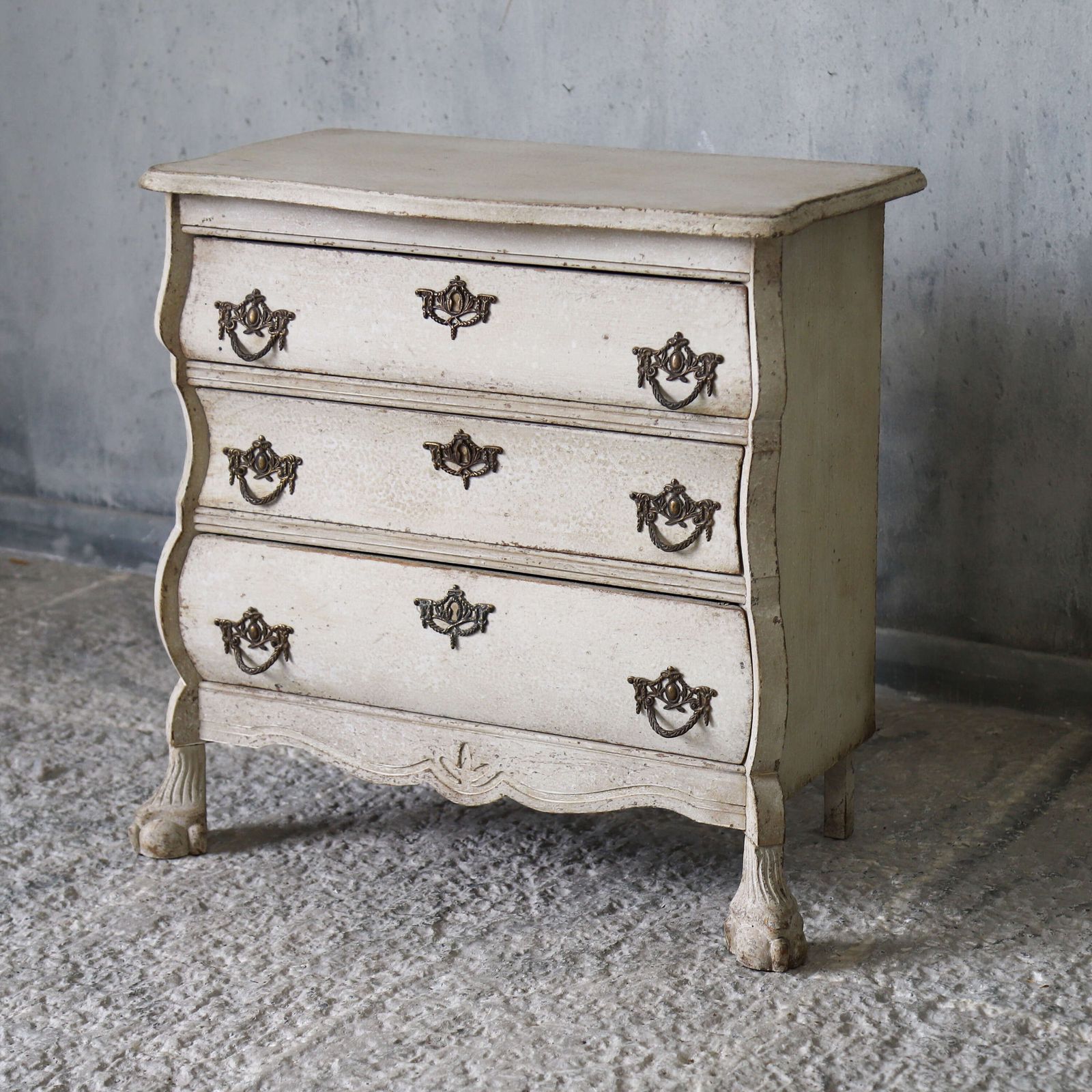 Early 20th Century Dutch Painted Serpentine Chest Of Drawers photo for sale