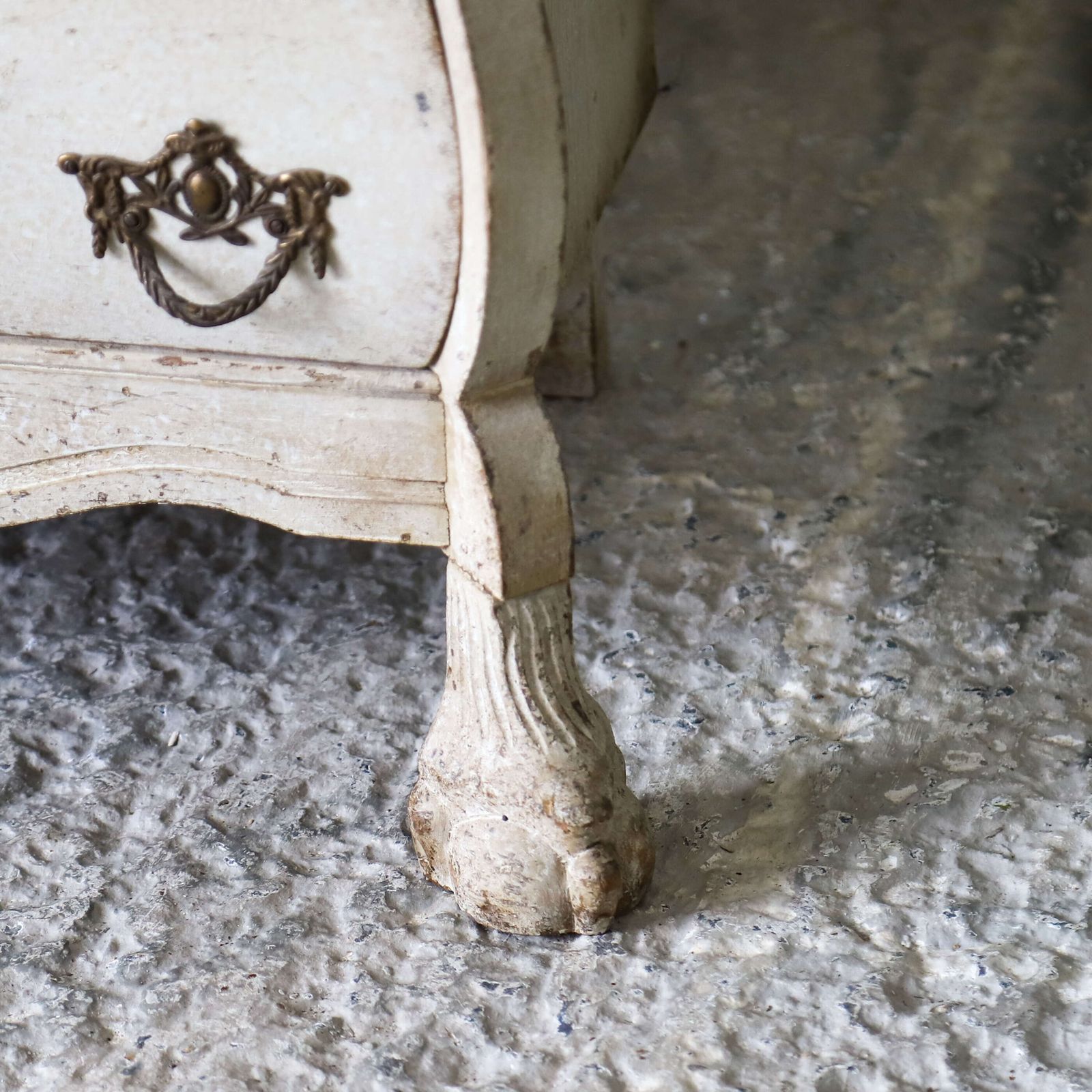 Early 20th Century Dutch Painted Serpentine Chest Of Drawers photo buy