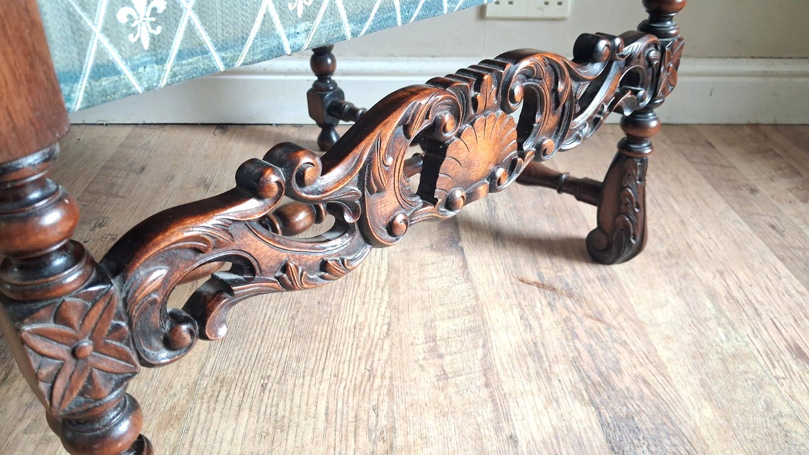 Superb French 19th Century Walnut Baroque Carved Armchair photo Furniture